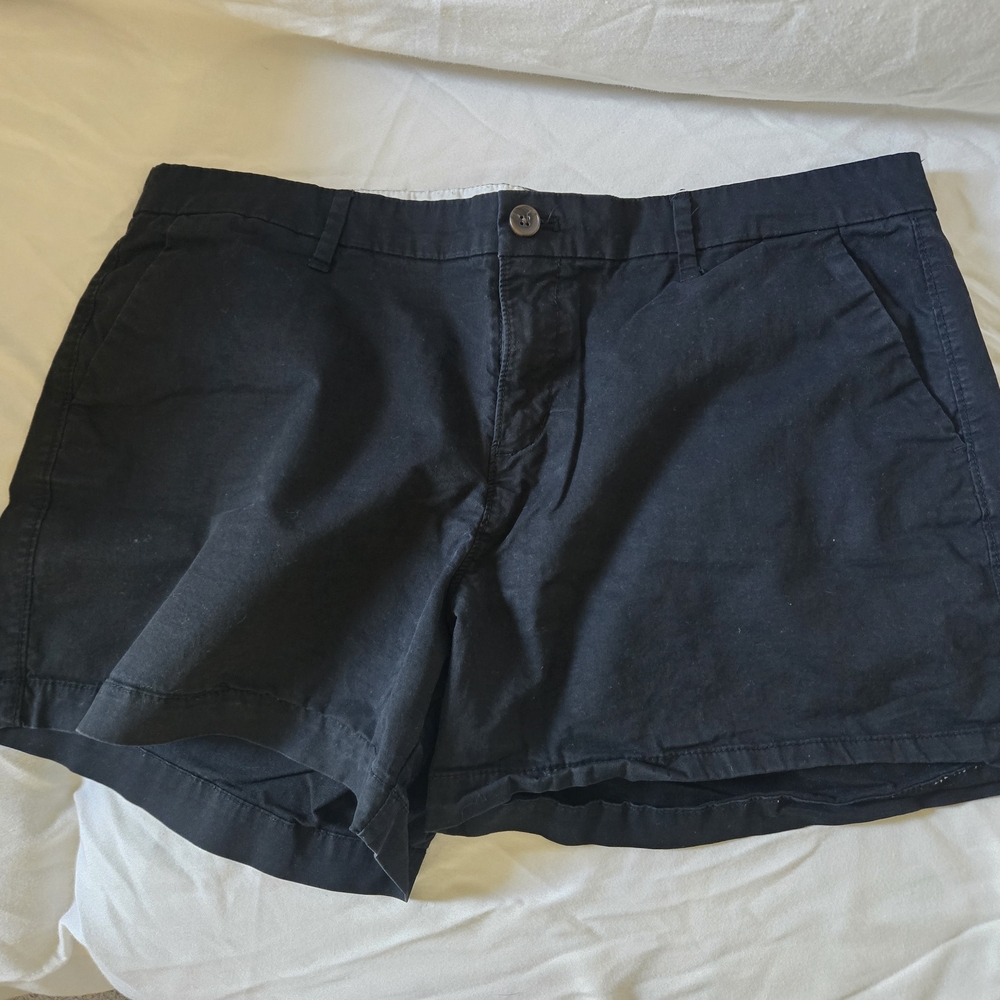 Old Navy Black Bermuda Shorts Classic Style